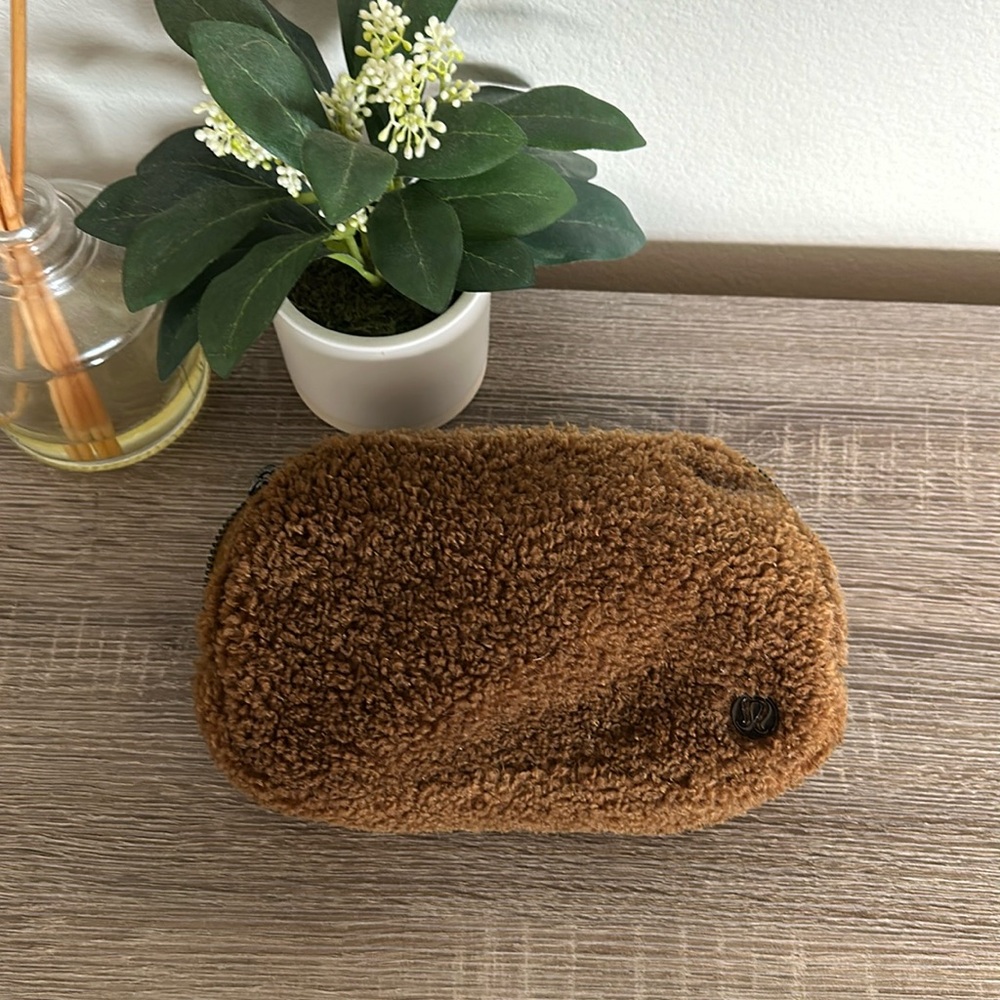 Lululemon brown fleece belt bag